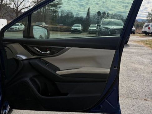 Used 2017 Subaru Impreza 2.0i Limited image 17