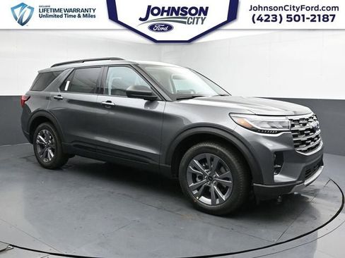 New 2026 Ford Explorer Active w/ Active Comfort Package image 3