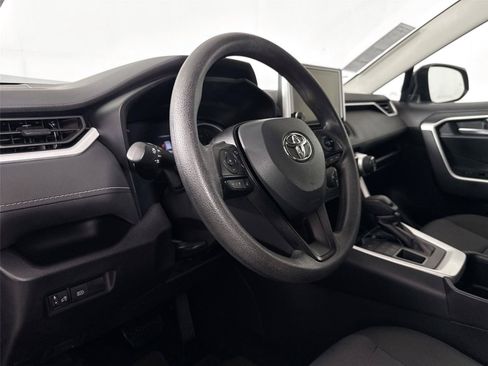 Certified 2025 Toyota RAV4 XLE AWD/4WD image 4