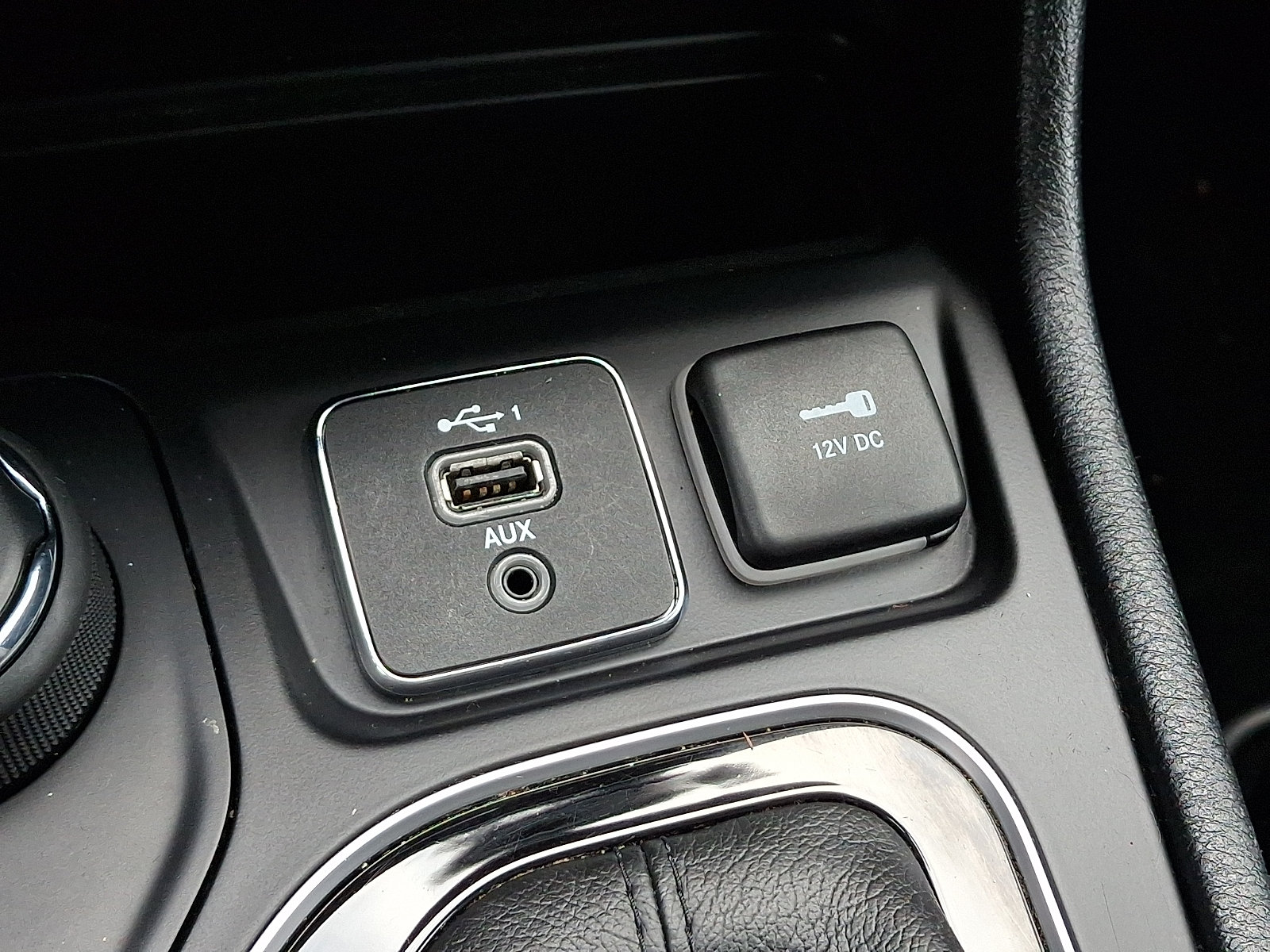 Certified 2020 Jeep Cherokee Latitude Plus AWD/4WD image 23
