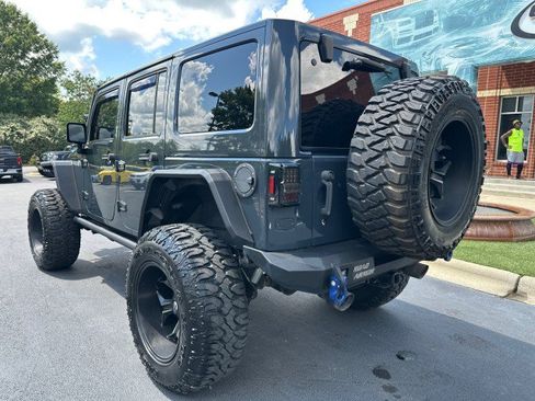 Used 2018 Jeep Wrangler Unlimited Sahara AWD/4WD image 43