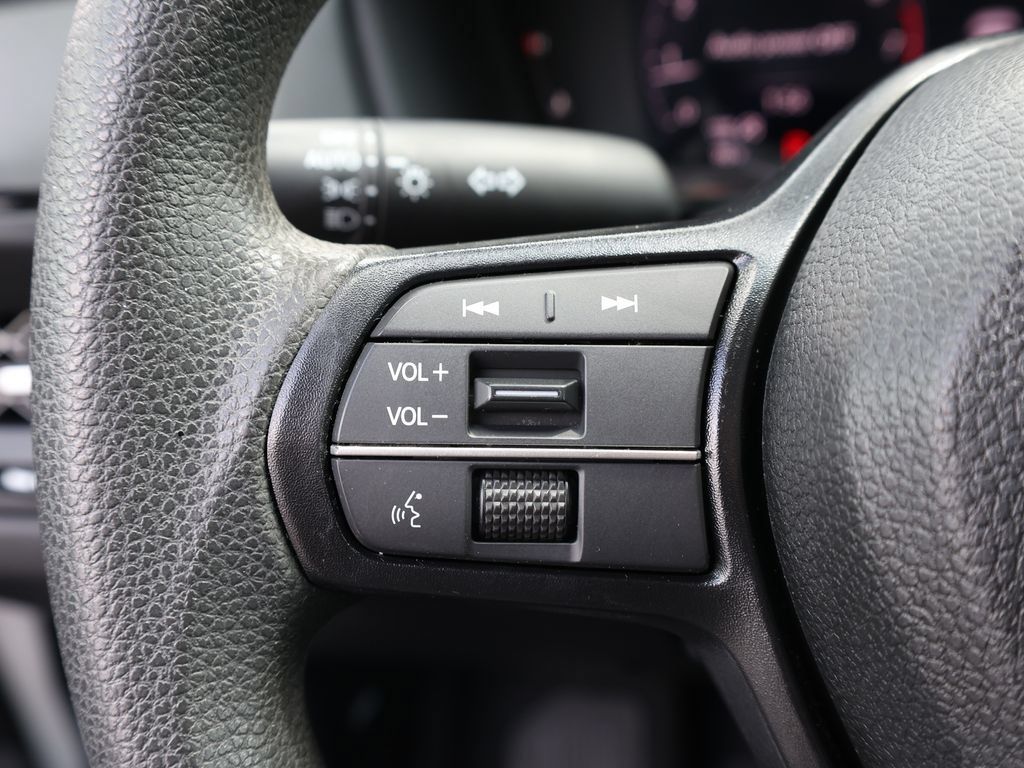 Used 2025 Honda Accord SE image 31