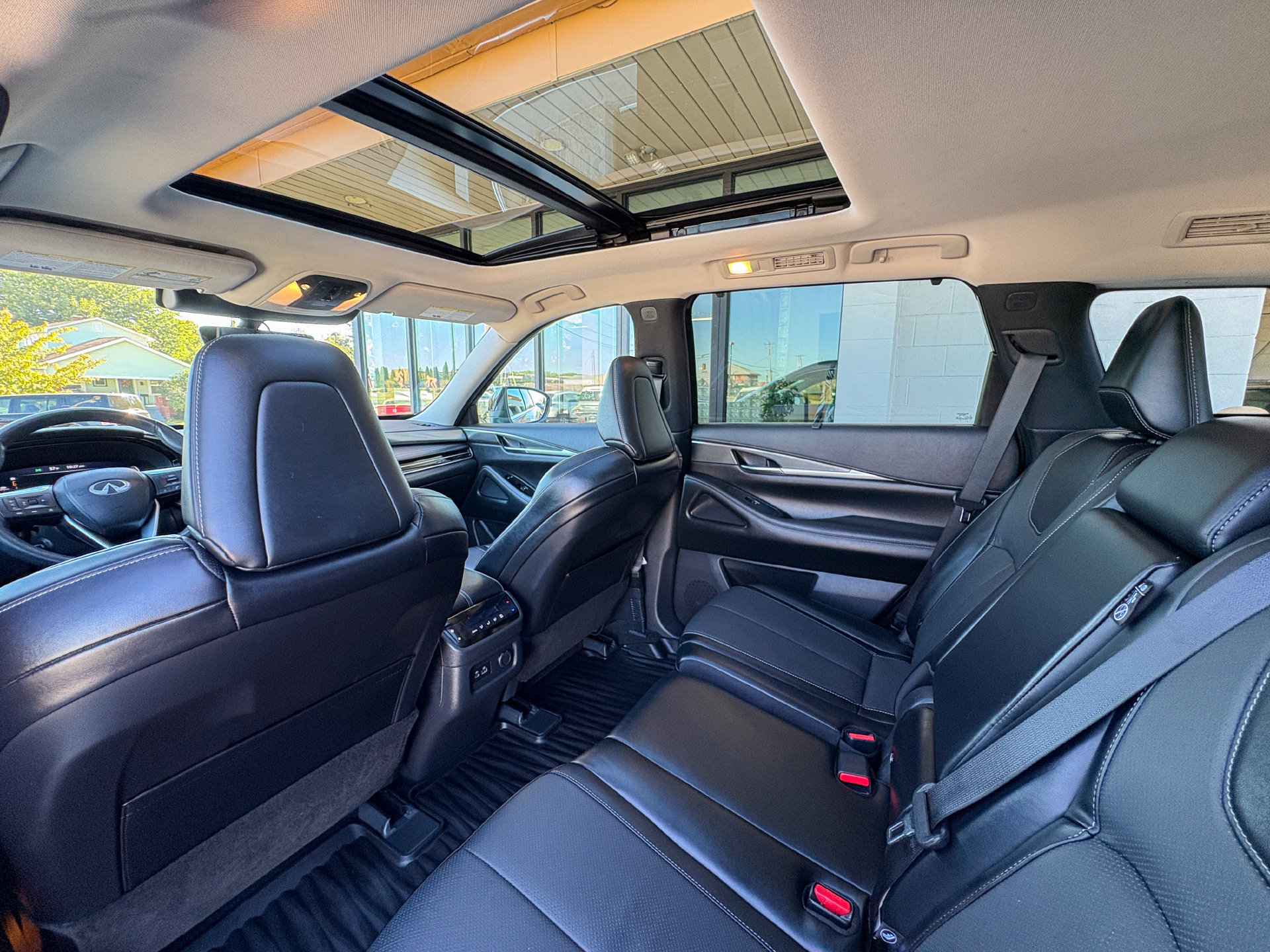 Used 2023 INFINITI QX60 Luxe w/ Cargo Package AWD/4WD image 26