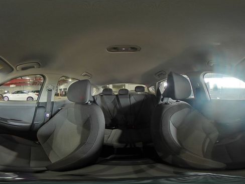 Used 2025 Kia K4 LXS image 40