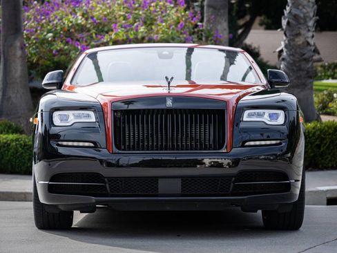 Used 2019 Rolls-Royce Dawn image 18