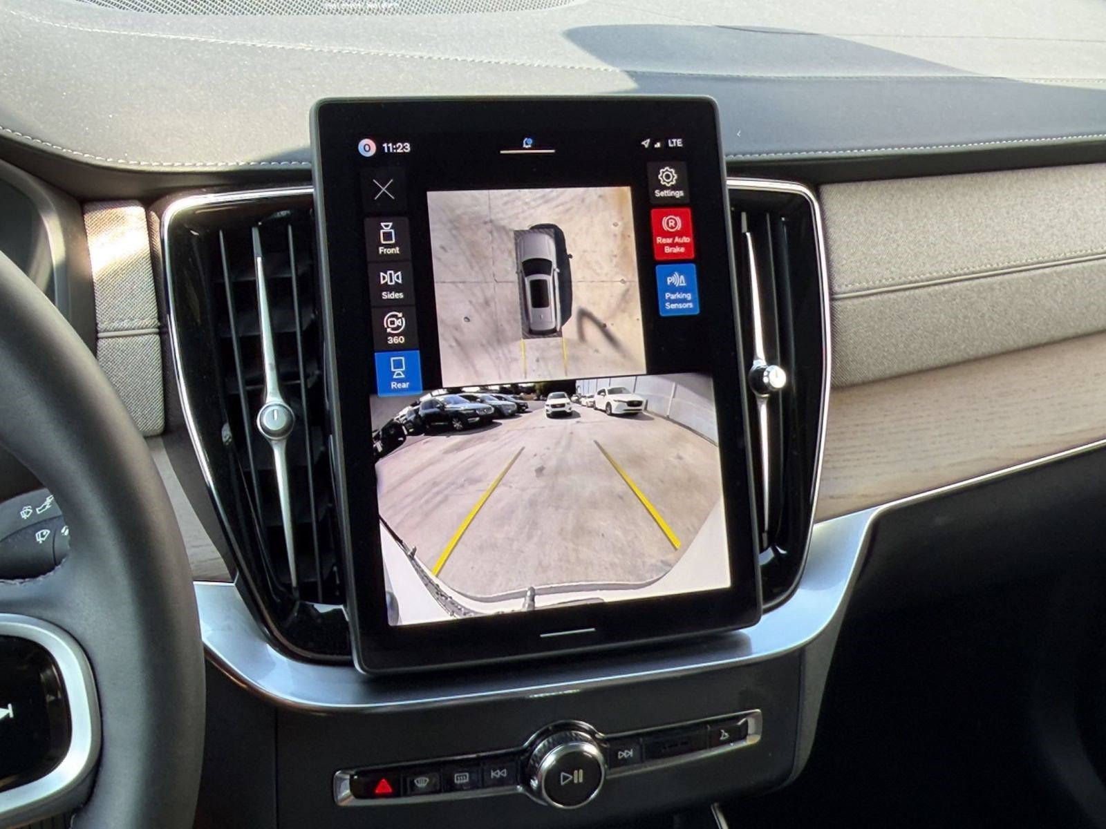 Certified 2026 Volvo XC90 B6 Plus AWD/4WD image 19