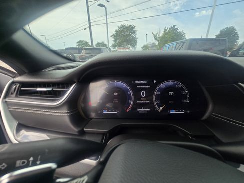 Used 2022 Jeep Grand Cherokee Altitude AWD/4WD image 18