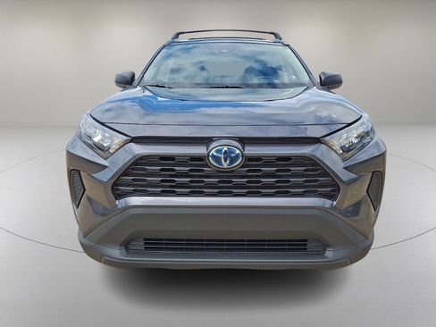 Used 2022 Toyota RAV4 LE AWD/4WD image 3