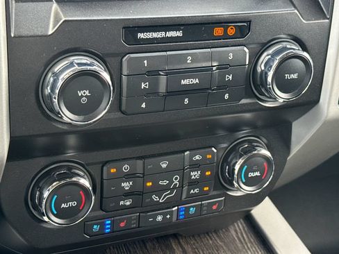 Used 2020 Ford F250 Lariat w/ Lariat Ultimate Package AWD/4WD image 23