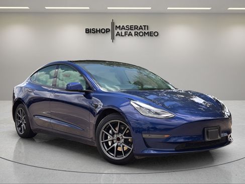 Used 2023 Tesla Model 3 Standard Range RWD image 1