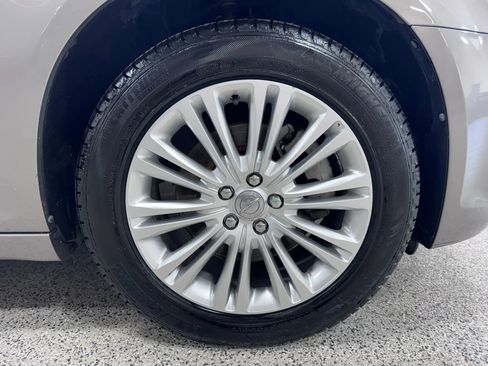 Used 2014 Chrysler 300 AWD w/ Driver Convenience Group image 13