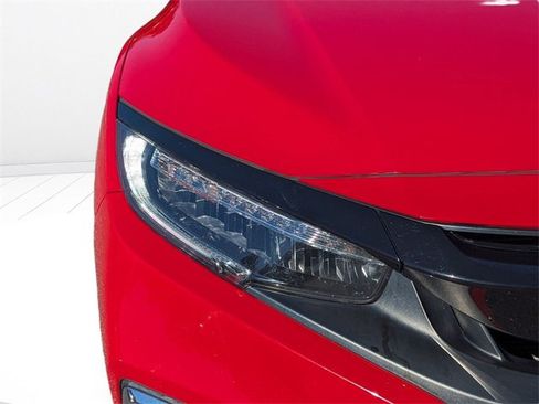Used 2019 Honda Civic Touring image 9