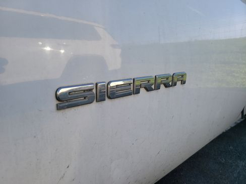 Used 2010 GMC Sierra 1500 W/T RWD image 9