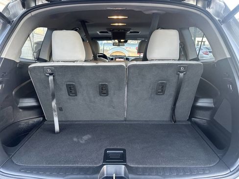 Used 2018 Honda Pilot Touring image 9