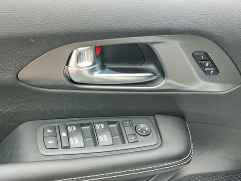 New 2026 Chrysler Pacifica Select FWD image 9
