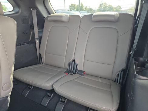 Used 2014 Hyundai Santa Fe Limited w/ Ultimate Package 07 image 14