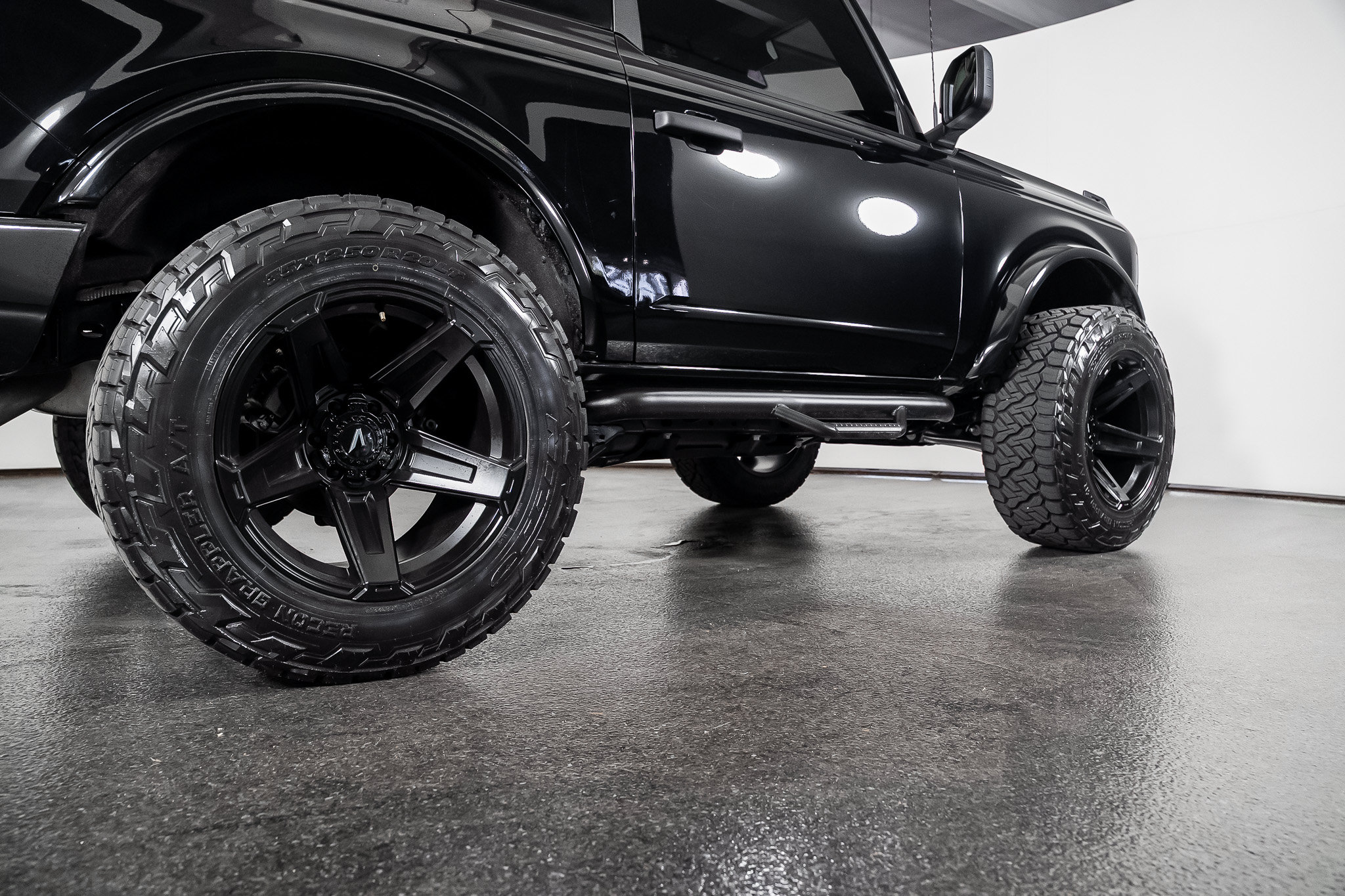 Used 2025 Ford Bronco 2-Door AWD/4WD image 30