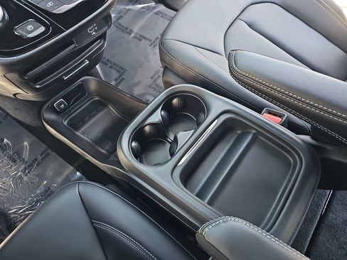 New 2027 Chrysler Pacifica Select FWD image 25