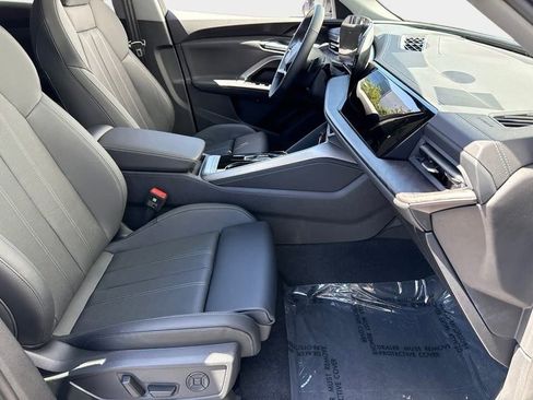 Certified 2025 Audi Q5 Premium Plus w/ Premium Plus AWD/4WD image 10