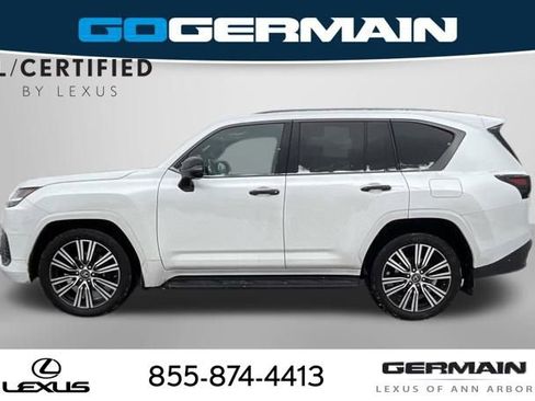 Used 2023 Lexus LX 600 4WD w/ Luxury Package image 4