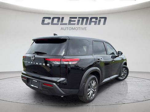 Used 2025 Nissan Pathfinder S FWD image 5