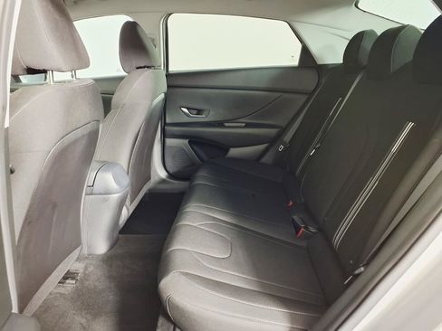 Certified 2021 Hyundai Elantra SEL FWD image 13