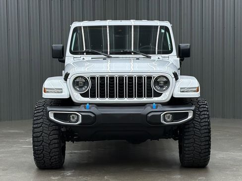 Used 2024 Jeep Wrangler Unlimited Sahara w/ Technology Group AWD/4WD image 8