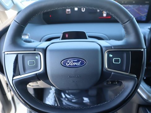 New 2025 Ford Expedition Max Platinum w/ Driver's Package image 3