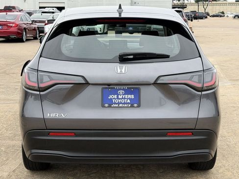 Used 2025 Honda HR-V LX image 8