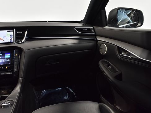 Certified 2025 INFINITI QX55 Essential image 15