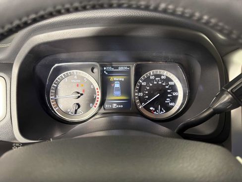 Used 2017 Nissan Titan SL RWD image 27