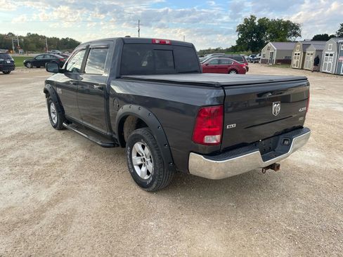 Used 2014 RAM 1500 Classic SLT image 2