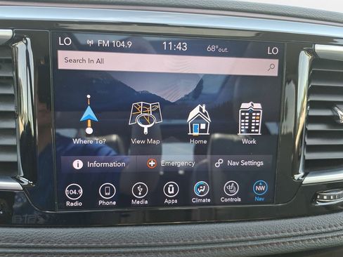 Used 2018 Chrysler Pacifica Limited FWD image 24