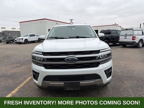 Used 2023 Ford Expedition Max XLT image 2