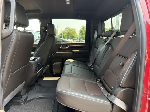 Used 2024 GMC Sierra 2500 Denali w/ Technology Package AWD/4WD image 32