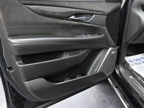 Used 2015 Cadillac Escalade Platinum image 29