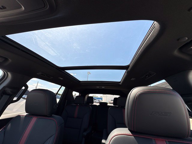 New 2027 Chevrolet Traverse RS FWD image 33