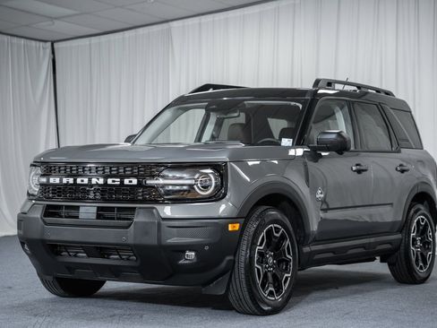 Certified 2025 Ford Bronco Sport Outer Banks w/ Outer Banks Tech Package+ image 3