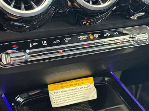 New 2025 Mercedes-Benz GLB 250 4MATIC image 20