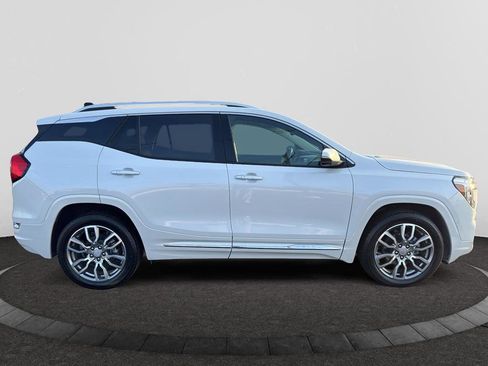 Used 2024 GMC Terrain Denali w/ Denali Premium Package image 4