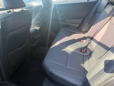 Used 2025 Lexus ES 300h F Sport FWD image 7