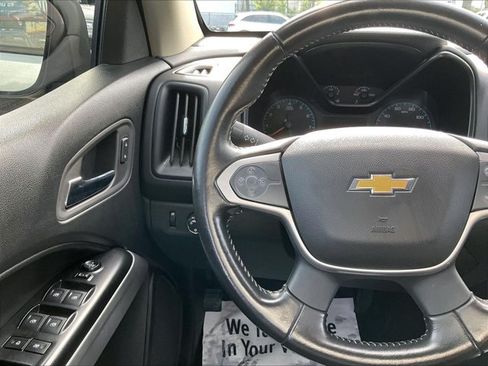 Used 2022 Chevrolet Colorado LT RWD image 19