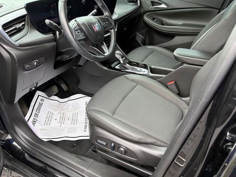Used 2024 Buick Encore GX Preferred w/ Comfort Package FWD image 14