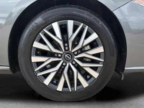 Certified 2025 Nissan Altima 2.5 SV FWD image 12