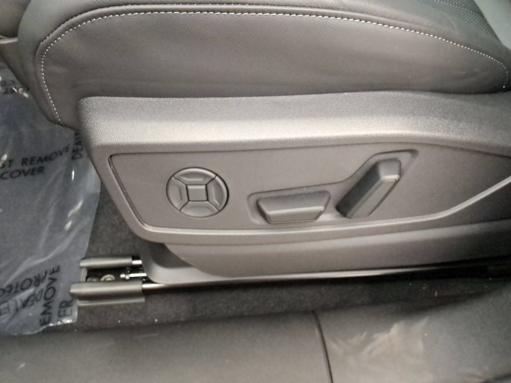 Used 2025 Audi Q5 Premium Plus w/ Premium Plus AWD/4WD image 19