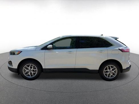 Used 2024 Ford Edge SEL AWD/4WD image 9