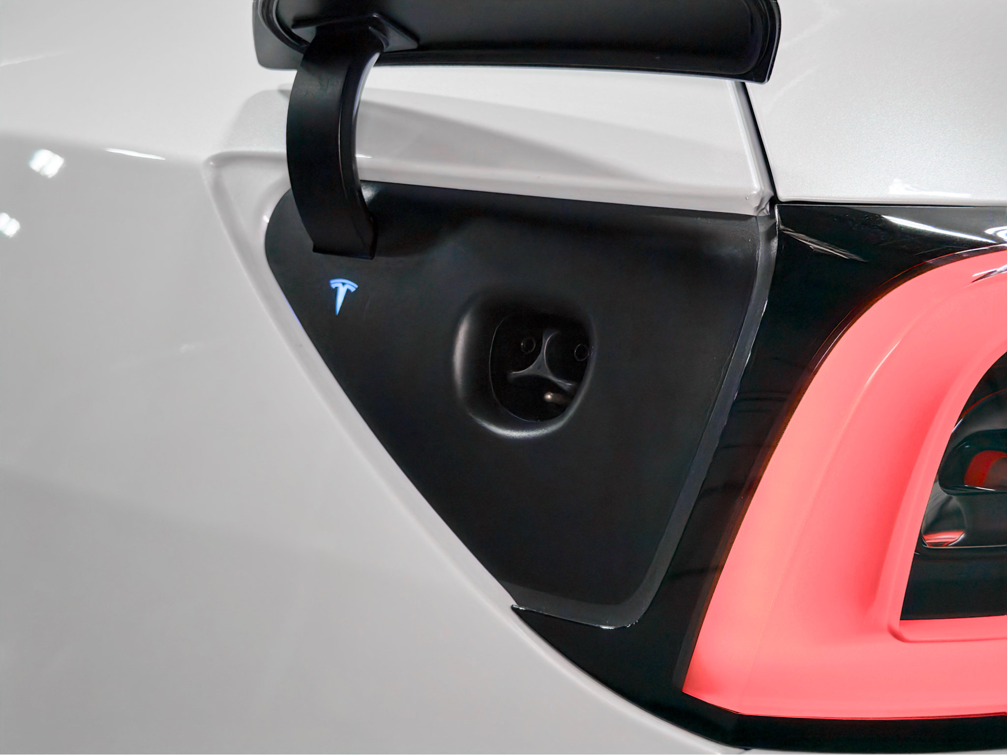 Used 2022 Tesla Model Y Long Range AWD/4WD image 5
