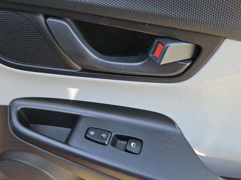 Used 2022 Hyundai Kona SEL image 29