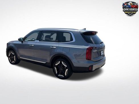 Used 2025 Kia Telluride S FWD image 3