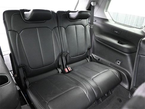 Used 2022 Jeep Grand Cherokee L Limited image 9